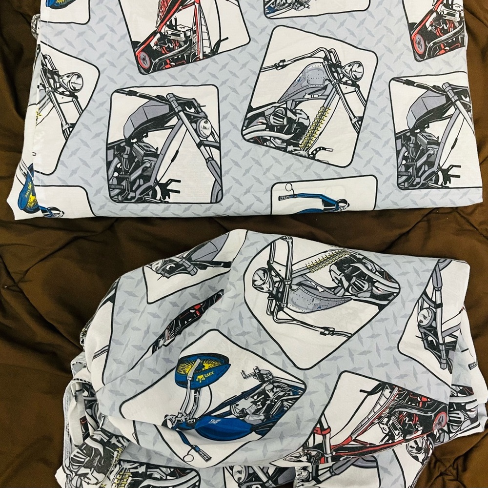 2004 Vintage American Chopper Twin Flatbed Bed Bed Sheet and Twin Fitted Sheet